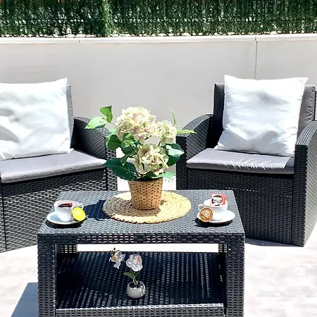 Holidays - Apto A Centrico Terraza Con Garaje Gratis